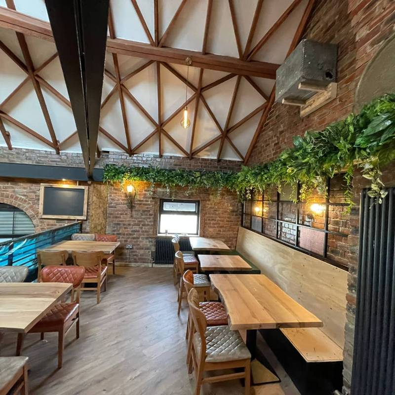 Liverpool - Casa Roni - ESES Construction & Real Estate Ltd